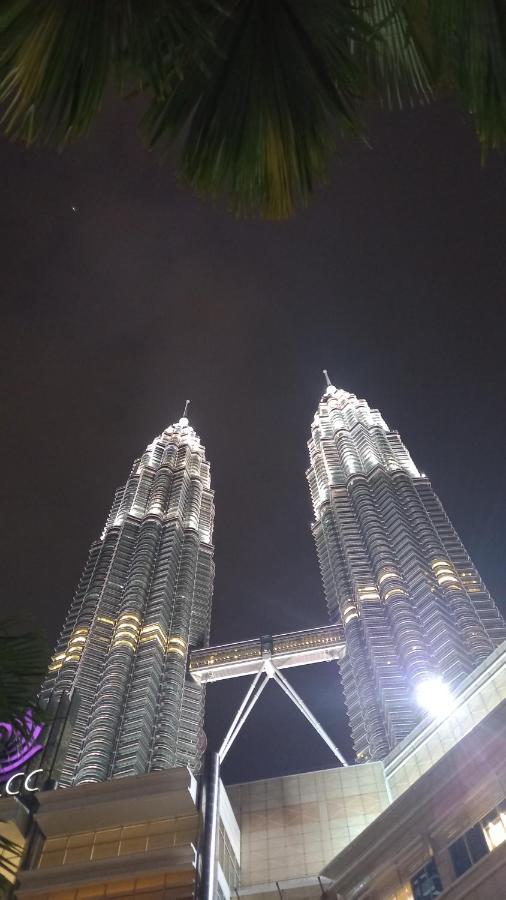 Summer Klcc By Malenehom Pangsapuri *